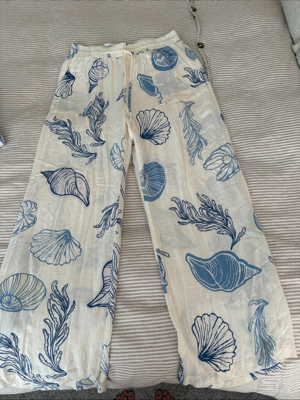 Women’s Blue Shell-Print Wide-Leg Bottoms